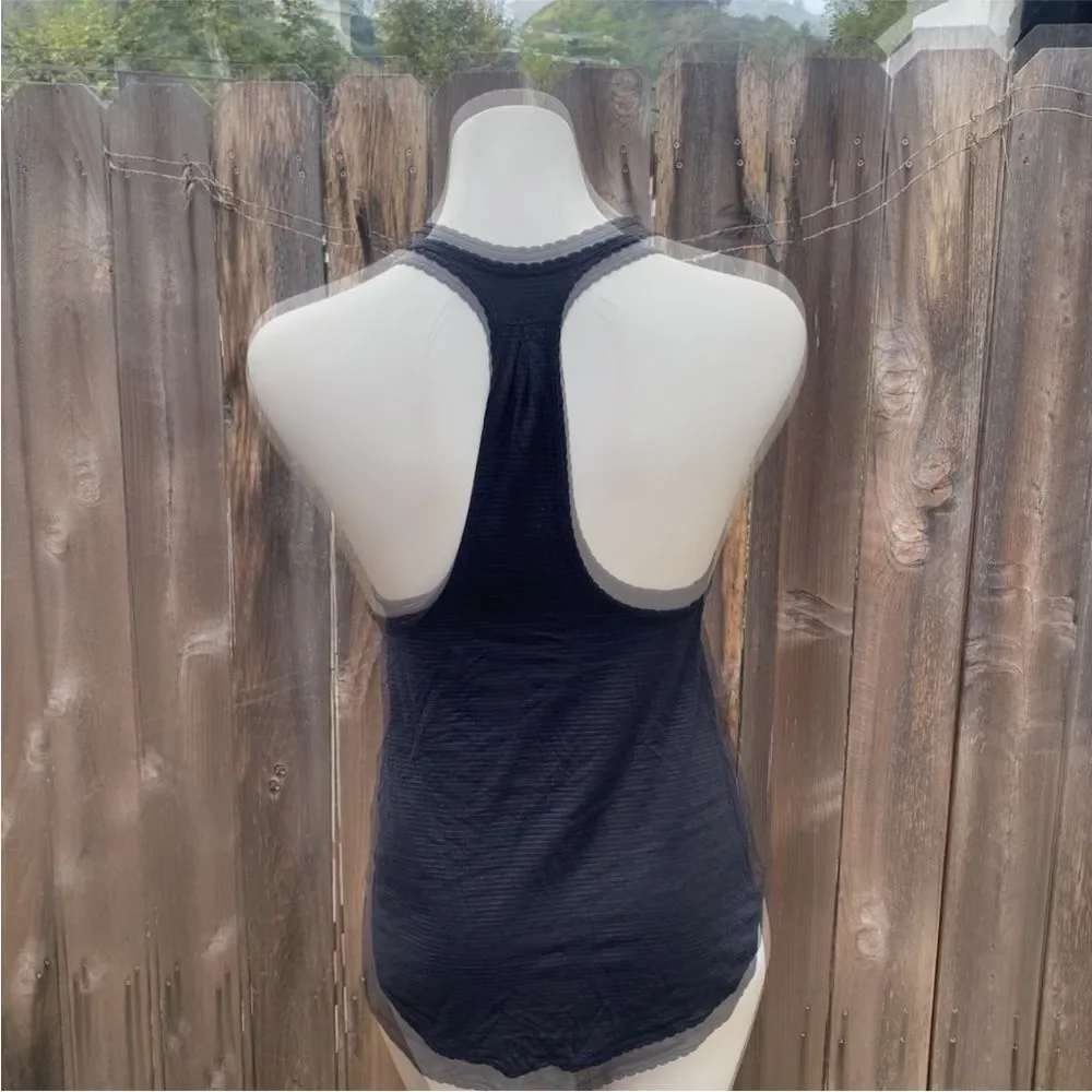 Lululemon 105 F Singlet top
